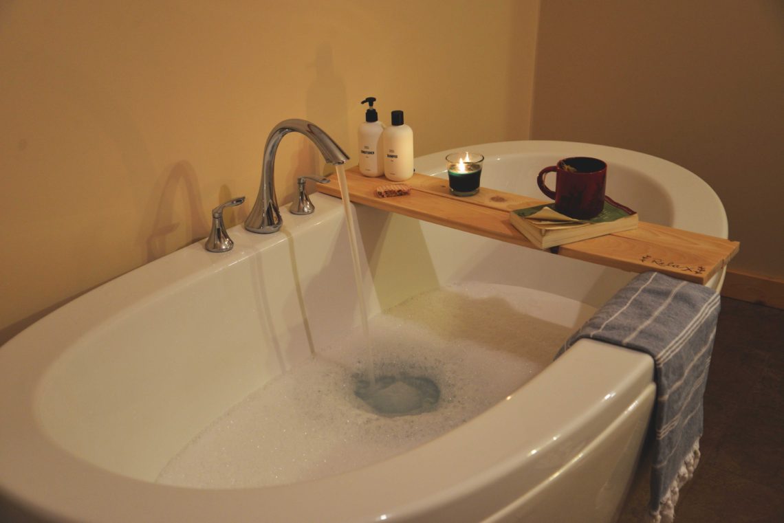 Build an elegant wooden bath tray - FineWoodworking